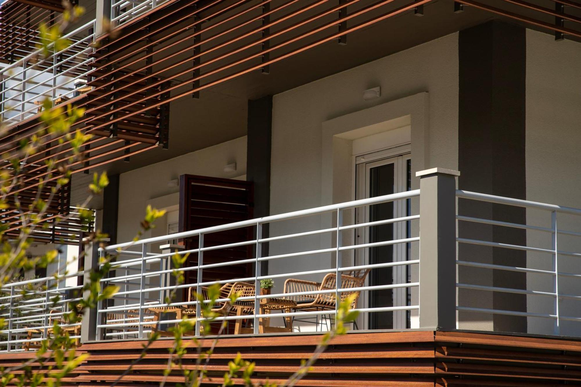 Kanali Homes Buitenkant foto